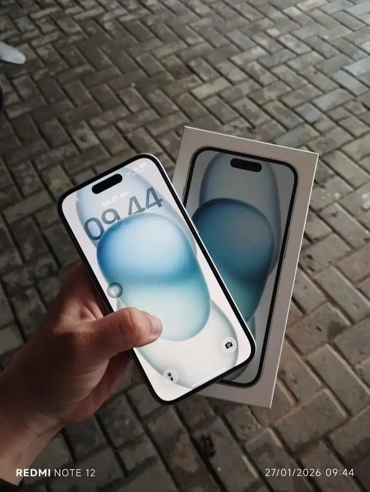 Dijual iPhone 15 Blue 128GB Ex iBox