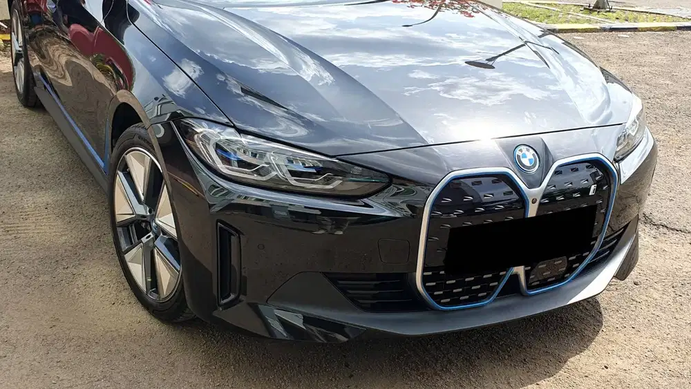 BMW i4 i 4 eDrive35 eDrive 35 Black On Maroon NIK 2024 Gress Like New