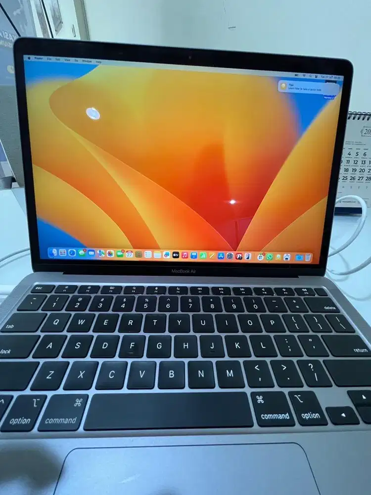 Macbook M1 8/256 masih Garansi Ibox