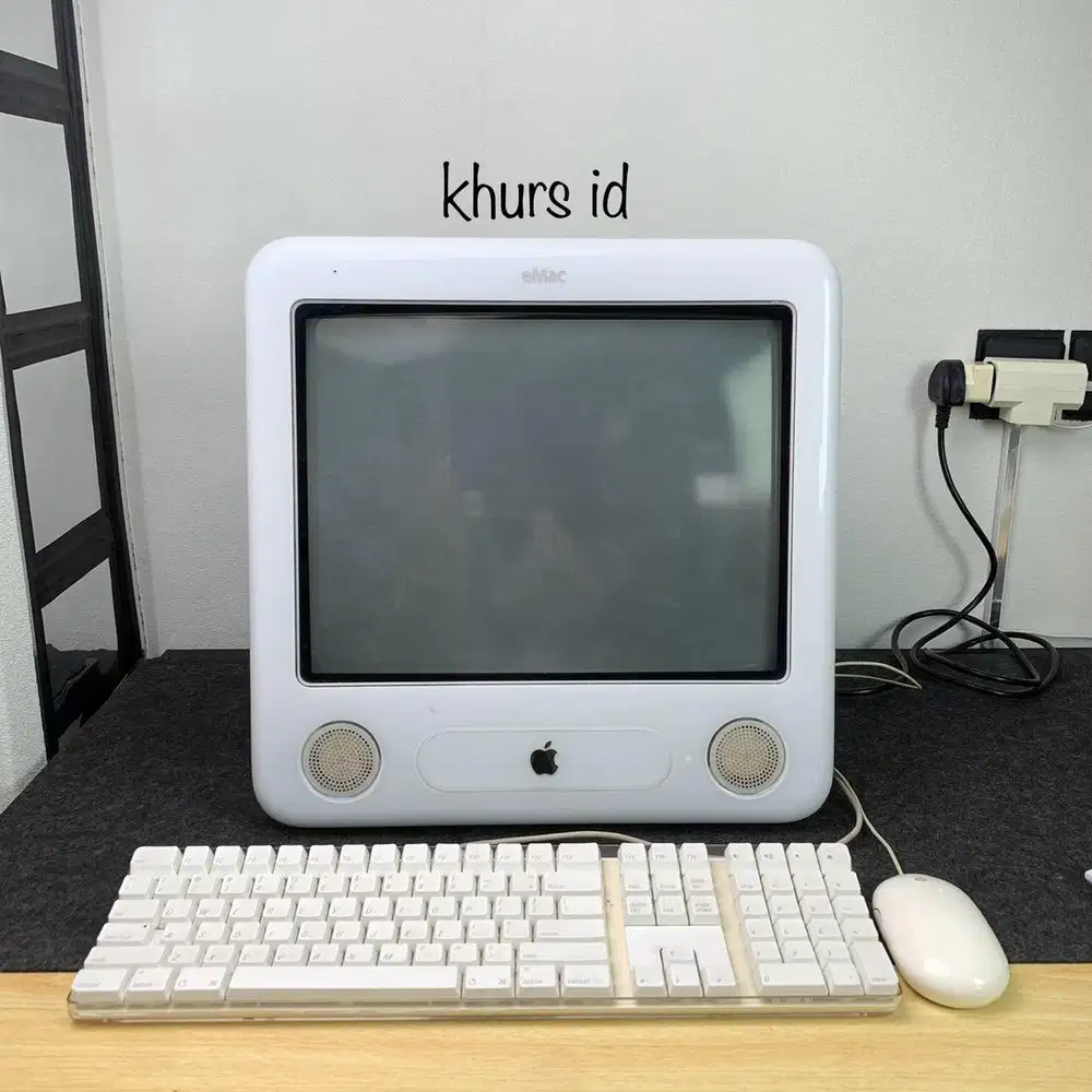 eMac g4 white powerpc 1ghz(ati) - rare apple collection