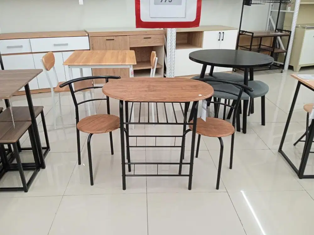 Set Meja Makan Hanna 2 Kursi