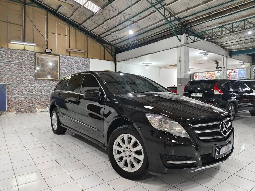 Mercedes Benz R300 L Family 3.0 Auto 2011 Low KM 50rb Original Antik