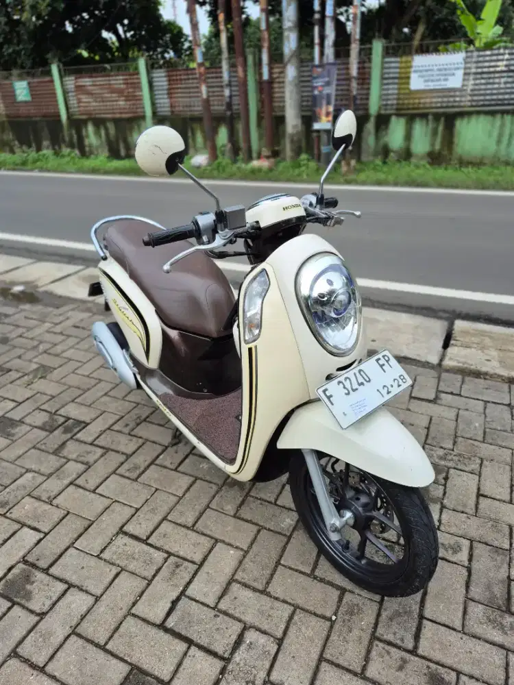 Dijual Honda Scoopy iss tahun 2015 pajak hidup panjang