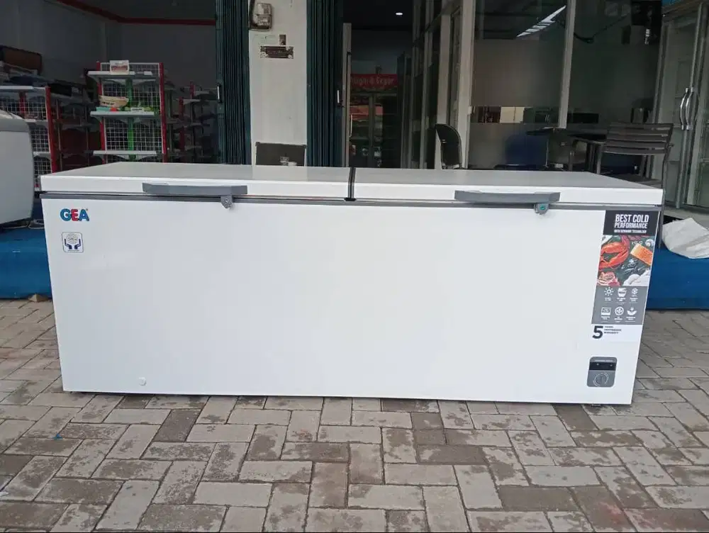 Freezer box bekas murah merk GEA kapasitas 750L mesin orisinil normal
