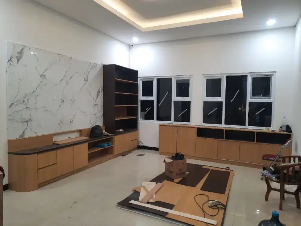 Terima pesanan kusen dan pintu alumunium.