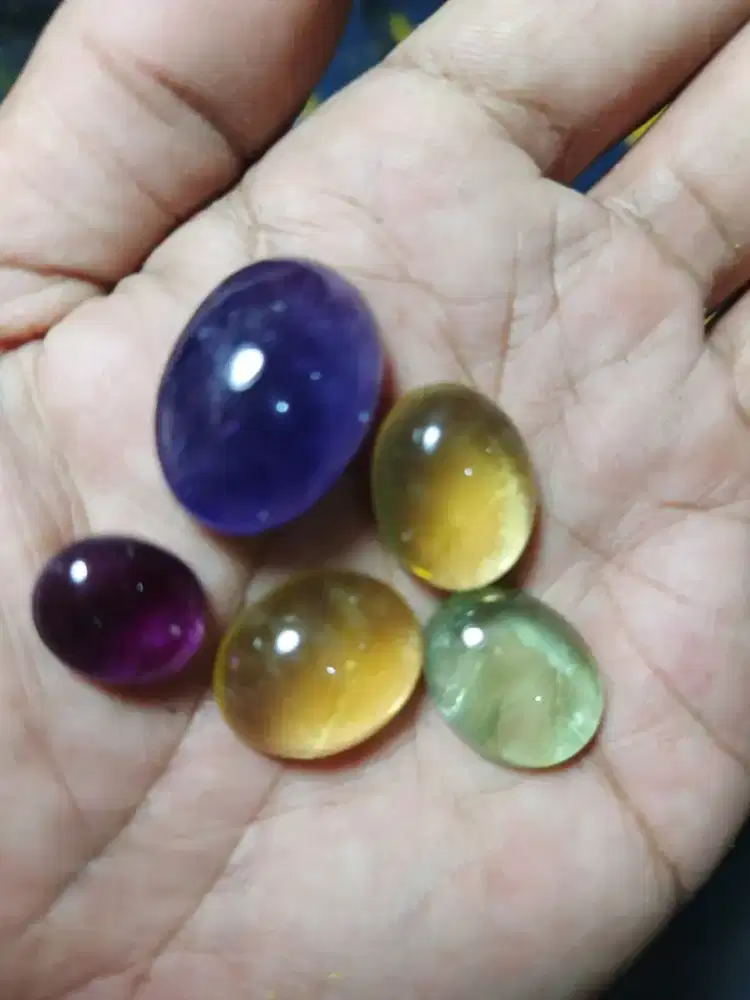 Batu mulia dan permata