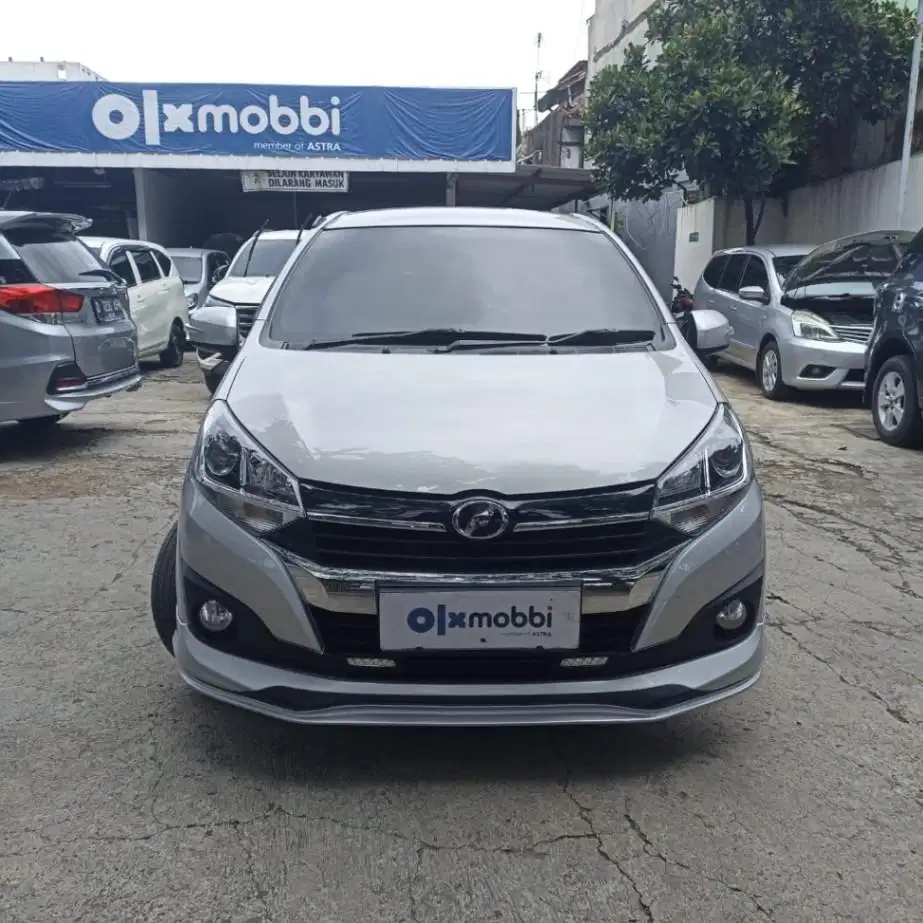 DP MURAH Daihatsu Ayla 1.2 R Bensin-MT 2017 Silver CUAMD