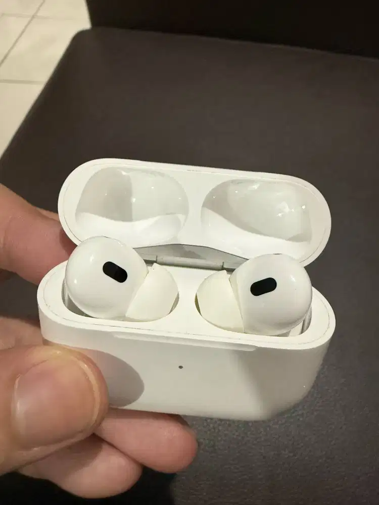 Airpods pro 2 bekas (dalam kondisi bagus)