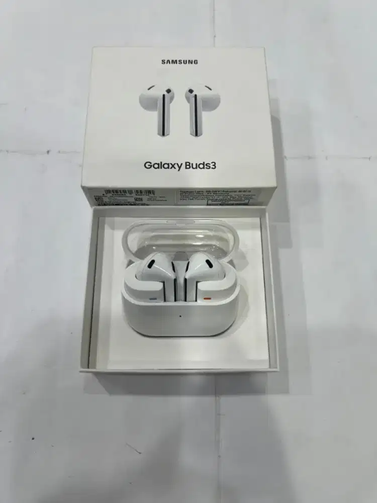 samsung buds 3 like new