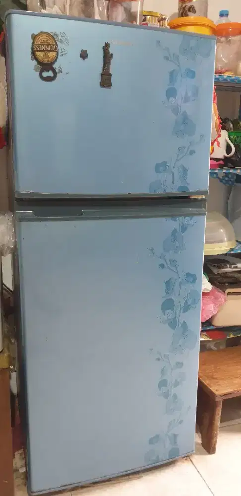 Lemari es sharp 2 pintu bekas