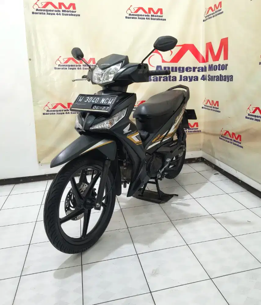 Honda supra x 125 fi Tahun 2022 warna hitam