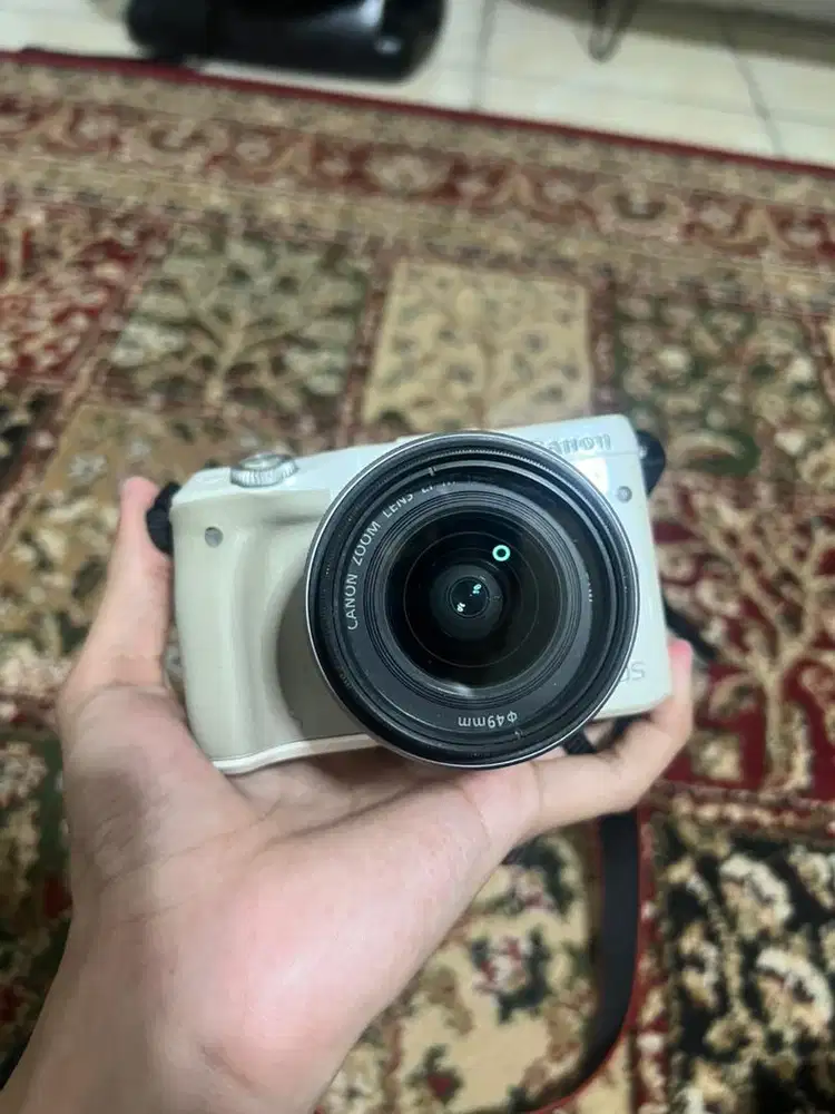 Camera EOS M3 bekas