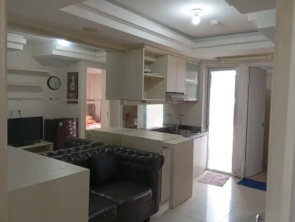 DISEWAKAN MURAH UNIT APARTMENT BASSURA 2 KAMAR FURNIS