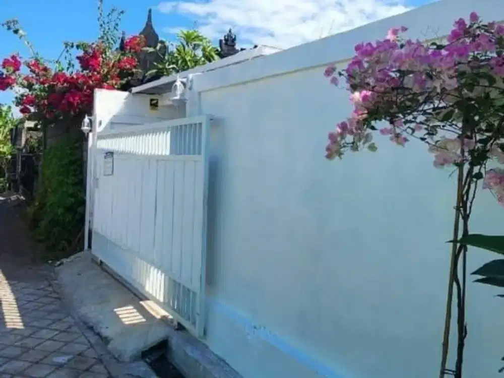 Dijual villa 1 setengah lantai Masih terawat baik dan siap huni Lokasi jl dharmawangsa nusadua kuta selatan bali