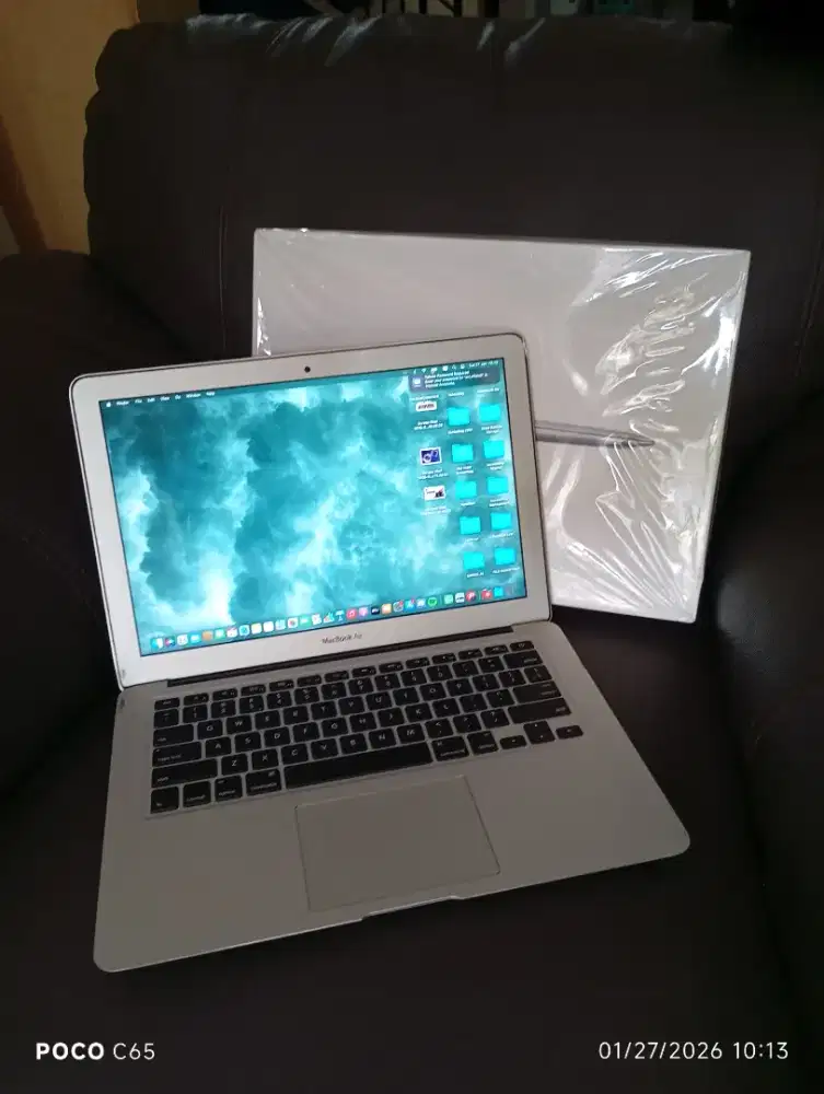 Macbook Air 13.3 model A1466 2015 , core i-5 / 8GB / 128GB