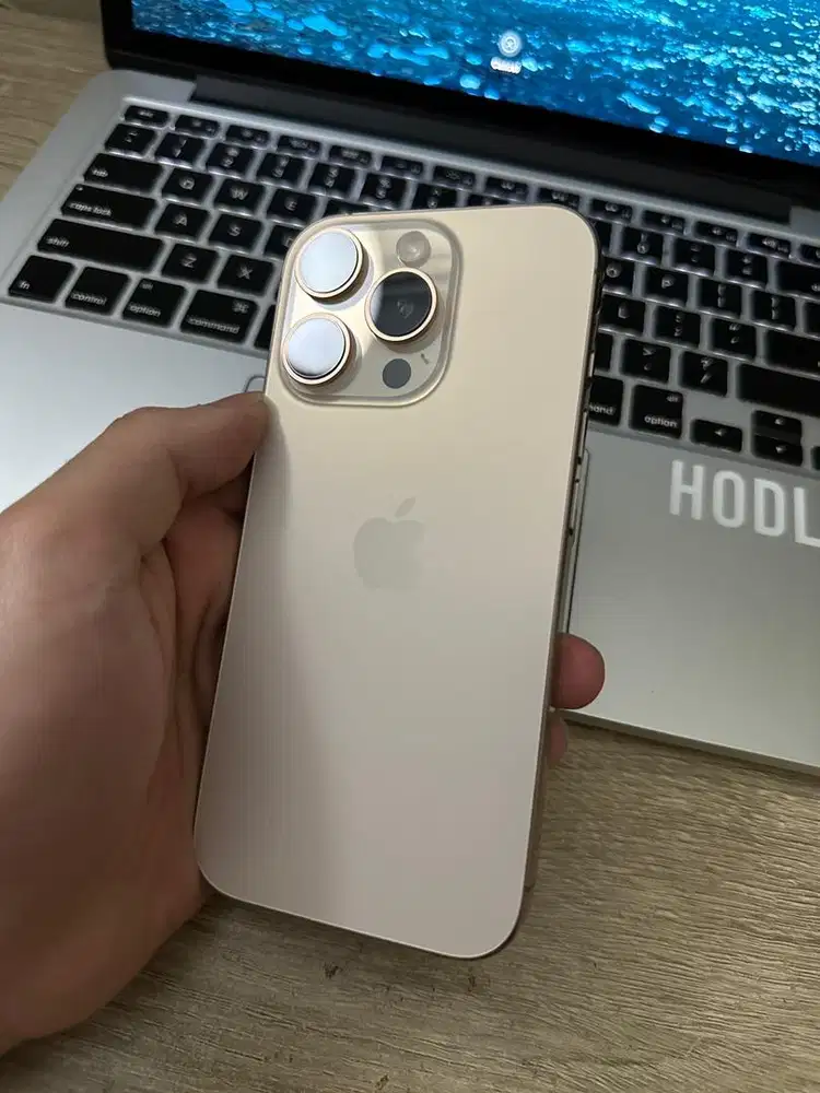 Iphone 16 Pro 128gb Ibox pemakaian seminggu, CC masih 1