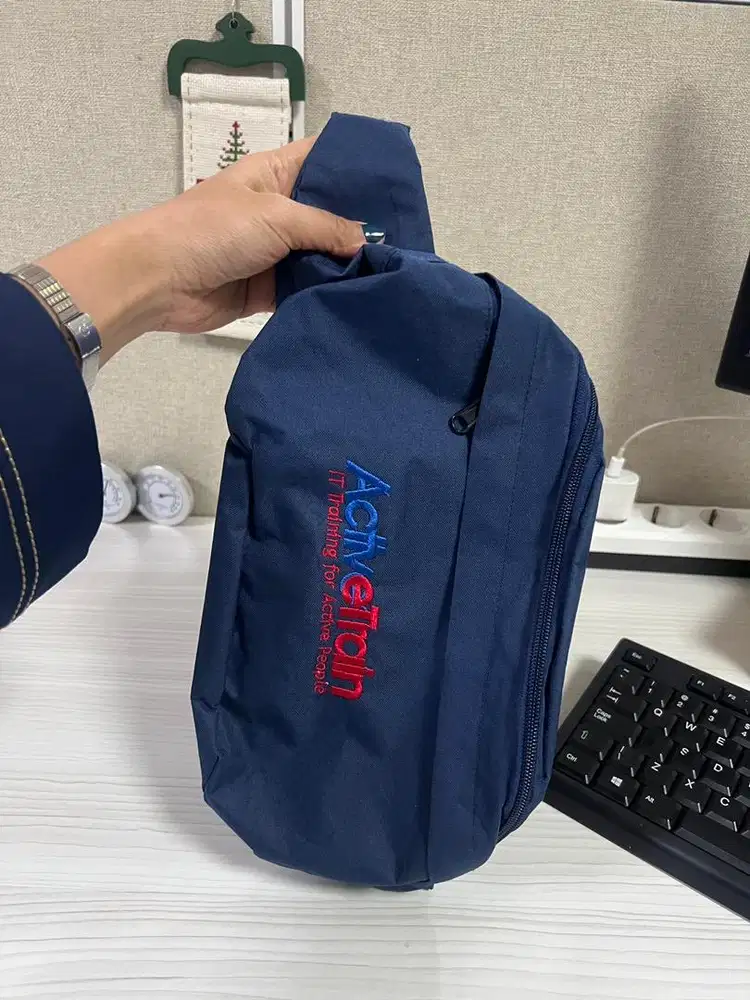Tas Slempang Baru Biru