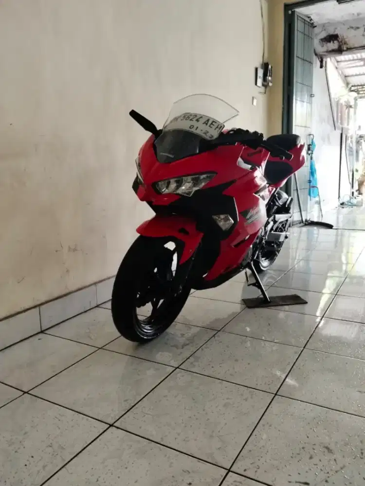 DP 8,1 JT/ KAWASAKI NINJA FI 250 CC TAHUN 2023 PAJAK HIDUP LENGKAP