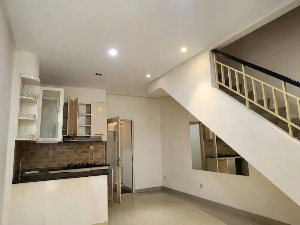 DIJUAL RUMAH SEMI-FURNISHED HADAP SELATAN @LAYAR PERMAI