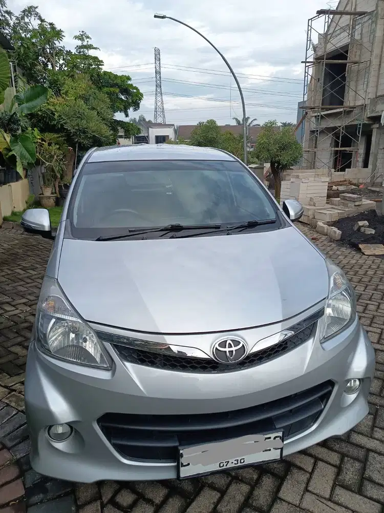 Toyota Avanza Veloz 1.5 Matic 2012