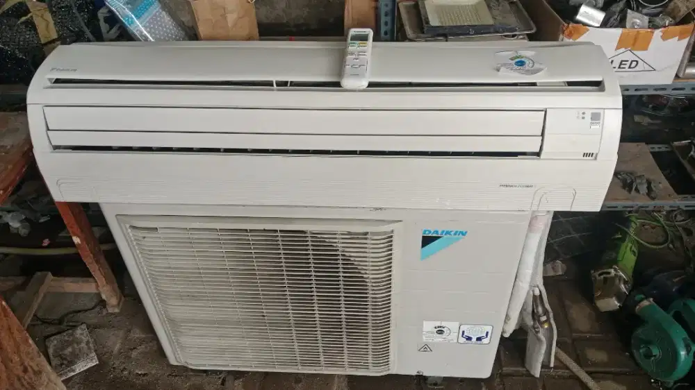 AC 2pk ful ORI Gress seperti baru