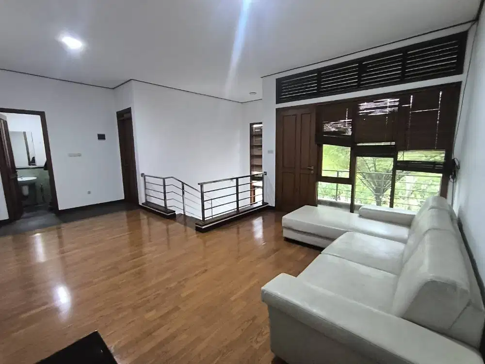 Disewakan Rumah 2 Lantai Siap Huni Di Batununggal Bandung