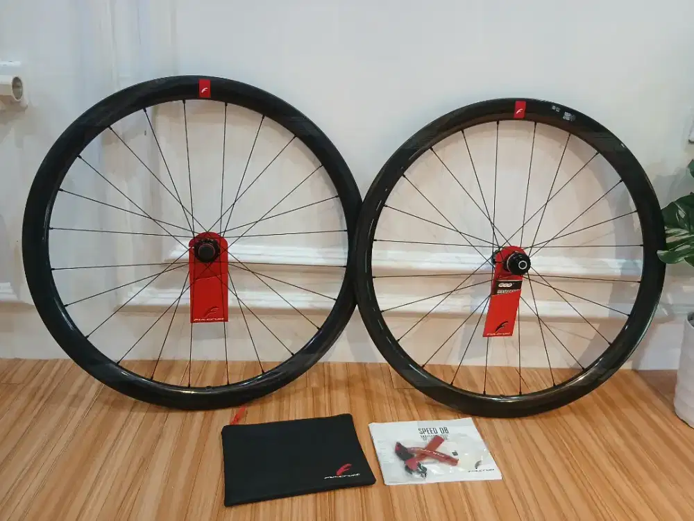 WHEELSET ROADBIKE FULCRUM WIND 40 DISCBRAKE CARBON BARU