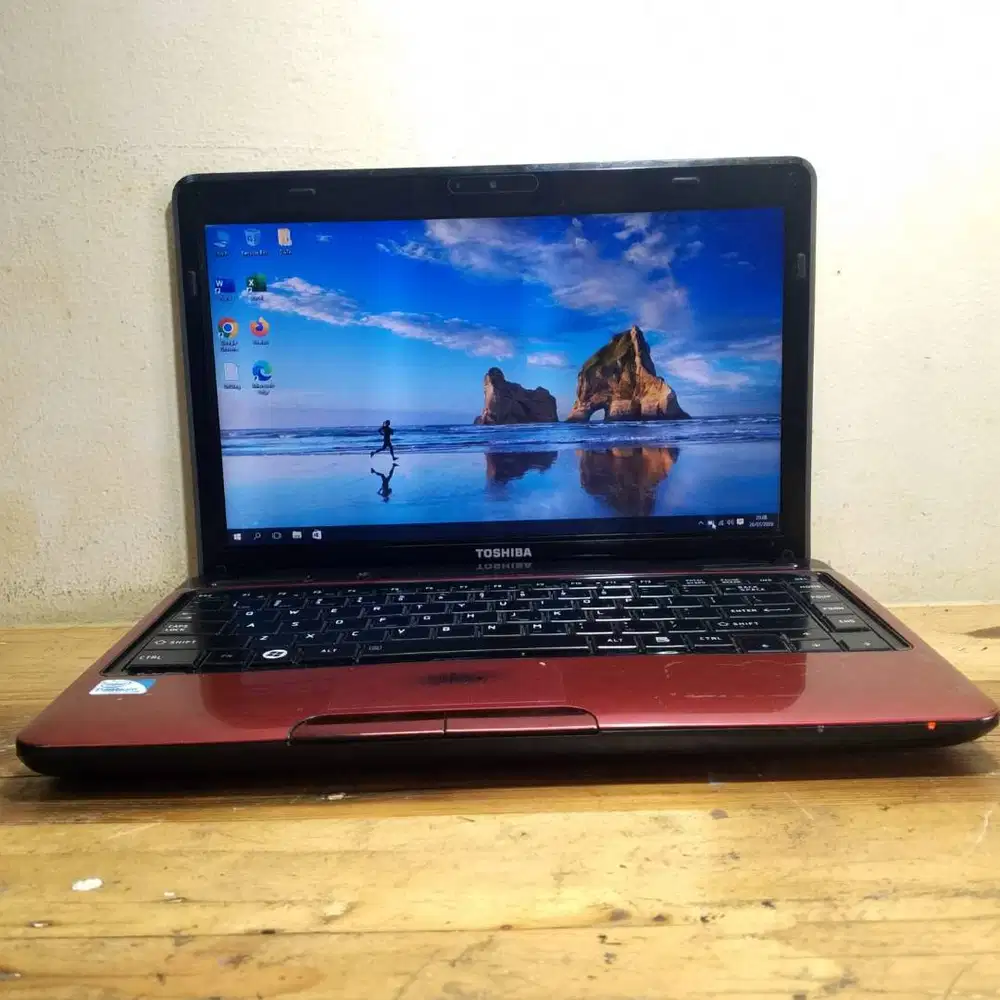 MURAH Laptop Toshiba Ram 4 GB HDD 320 GB siap pakai