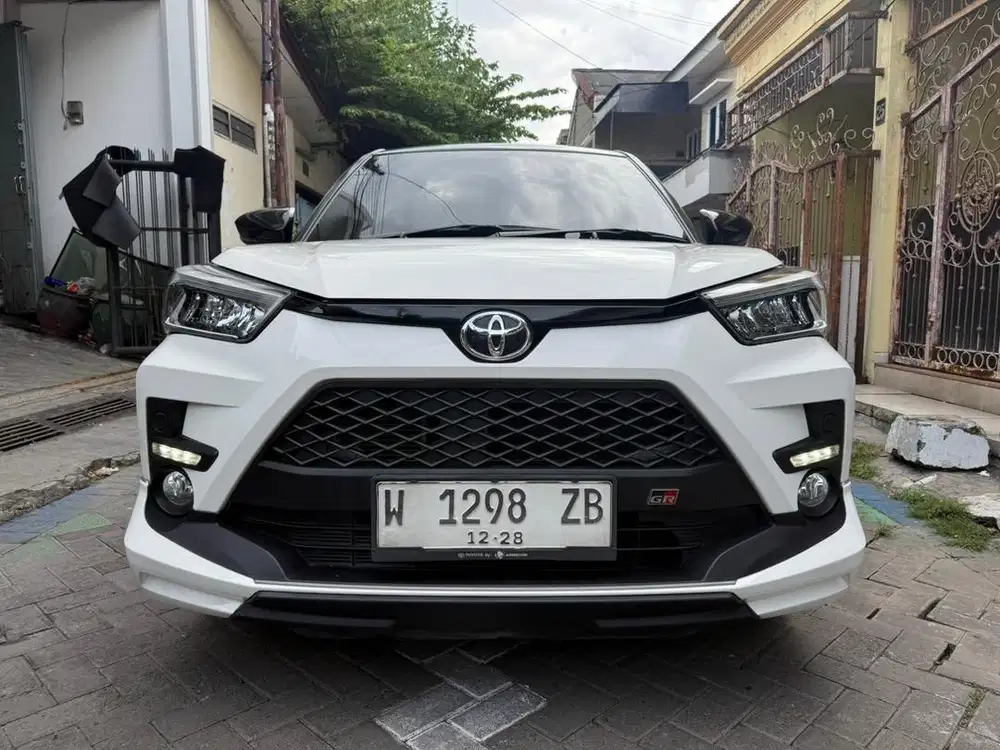 TOYOTA RAIZE 1.0 GR SPORT TURBO MATIC 2023 TWO TONE