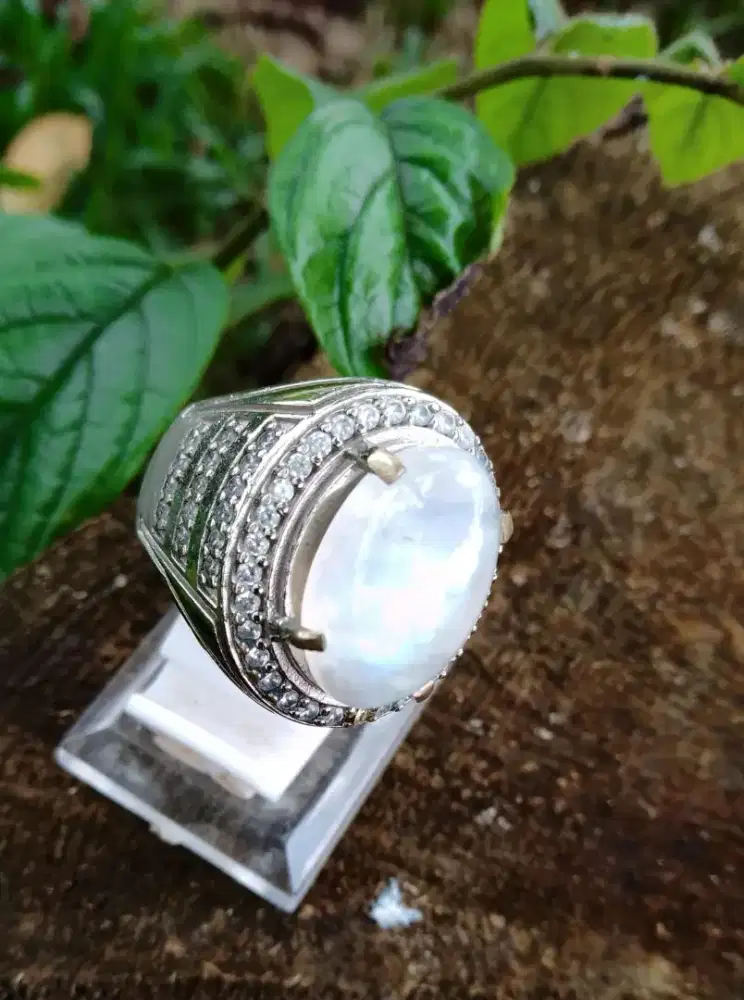 Cincin Batu Biduri Bulan