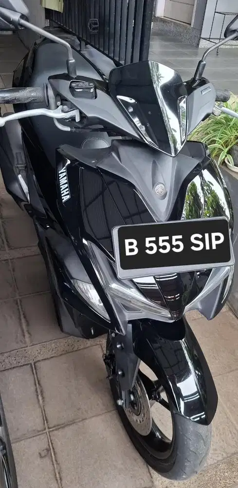 Motor yamaha aerox 2017 masi sangat mulus dan mesin baik *luckyyyyyyyy