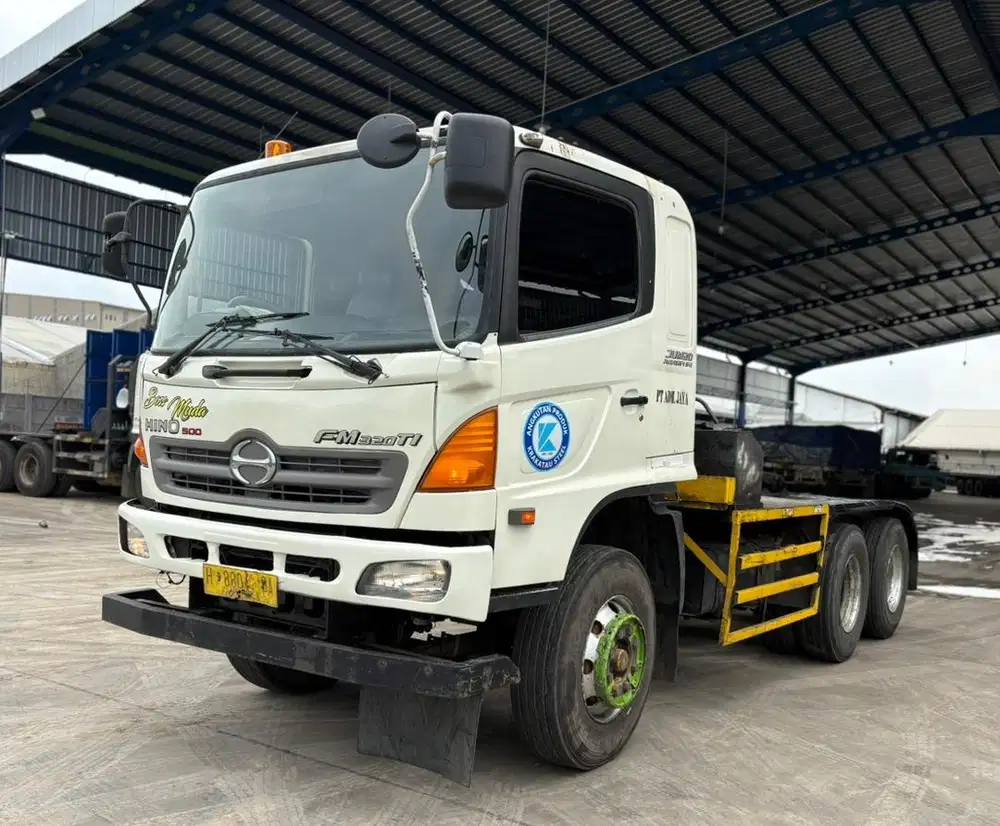 Hino FM 320 TH 6x4 Istimewa