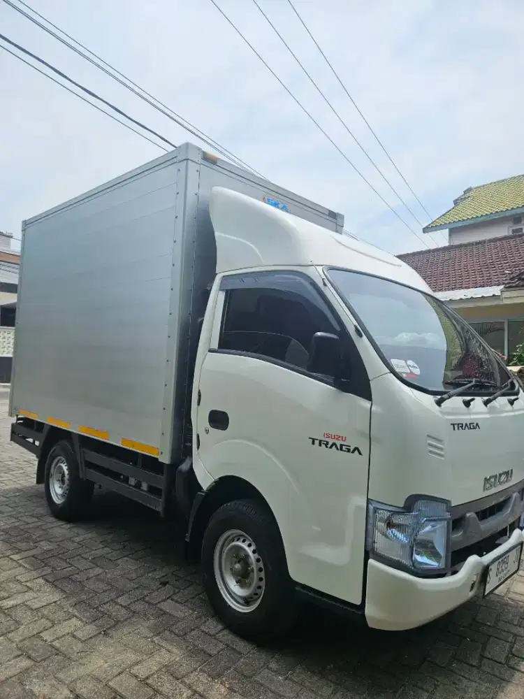 Isuzu traga euro4 km rendah