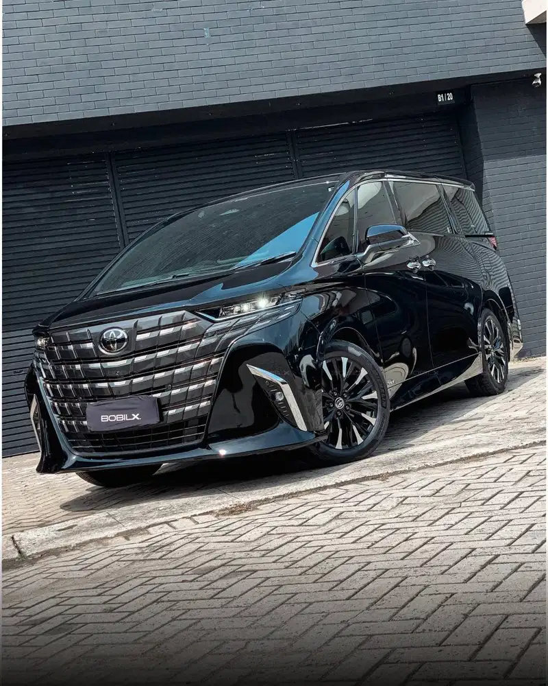 NIK 2024 Toyota Alphard 2.5 HEV CVT Hybrid Black on Black Low Odo!
