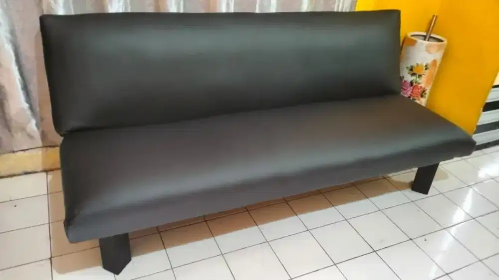 Sofa bed hitam mulus
