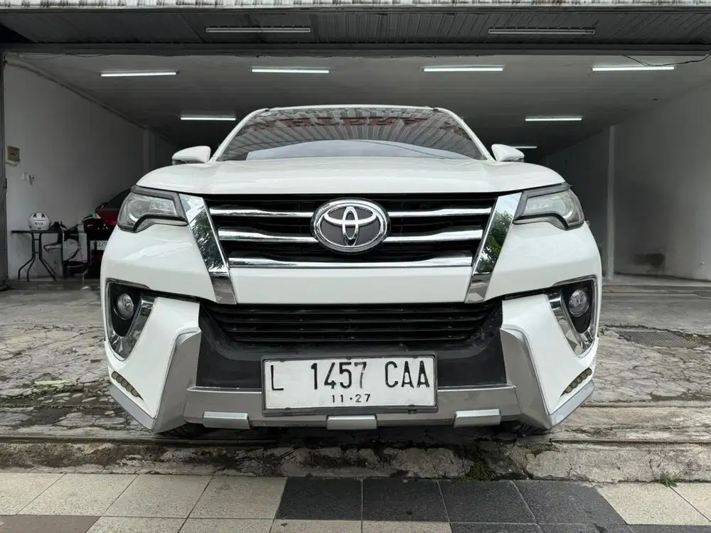TOYOTA FORTUNER VRZ 2.4 DIESEL MATIC 2017 DP MINIM