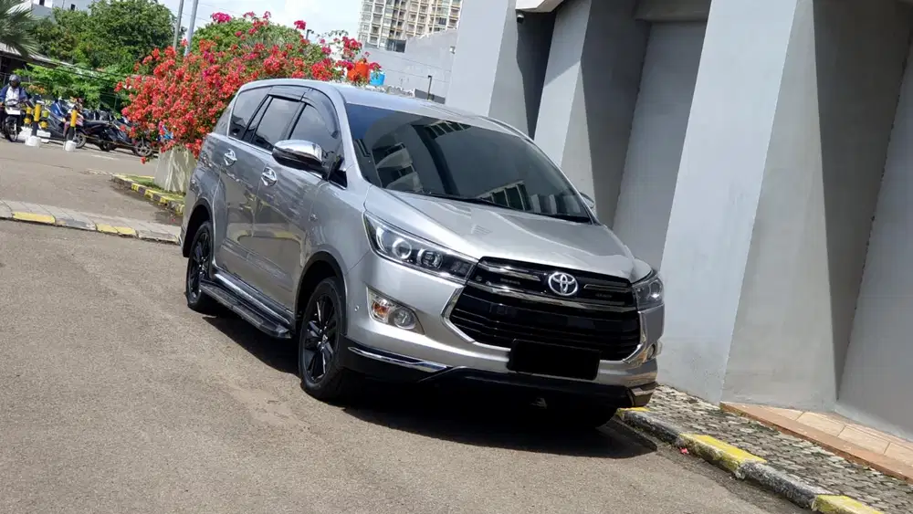[ GARANSI 5TH ] Toyota Kijang Innova Reborn Venturer 2.0 2TV 2018/2019