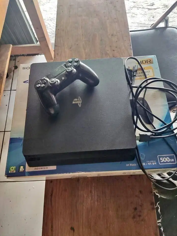 PLAYSTATION 4 ORI SLIM 500GB