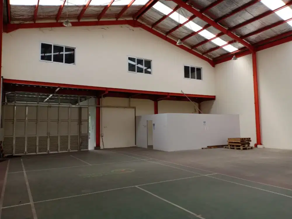 DISEWAKAN GUDANG SIAP PAKAI DI KAWASAN SENTRA NIAGA HARAPAN INDAH BEKASI