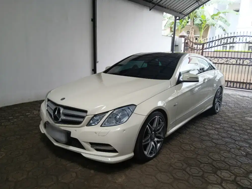 Mercedes benz coupe E250 W212 W207 putih