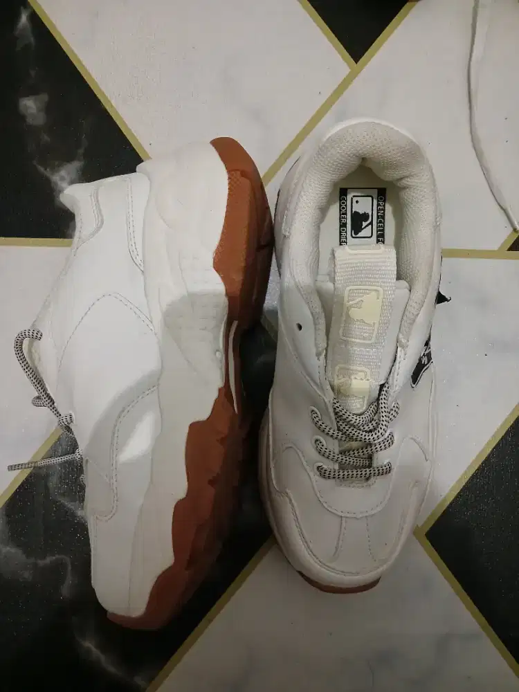 Sepatu MLB Big Ball Chunky (New York Yankees)