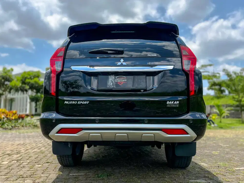 Mitsubishi Pajero Sport Dakar Ultimate 4x2 Diesel Matic 2021 Hitam