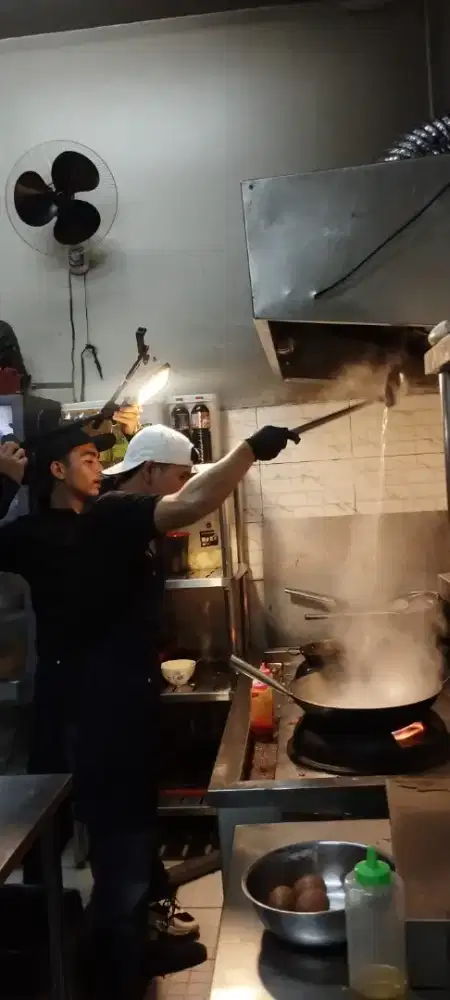 mencari loker head cook atau cook