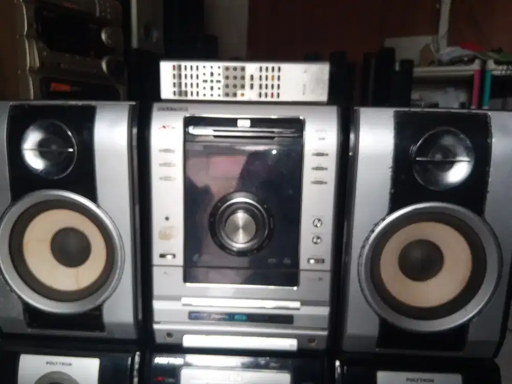 Polytron XCel full set, remote, 3500 watts pmpo, radio & Aux ok