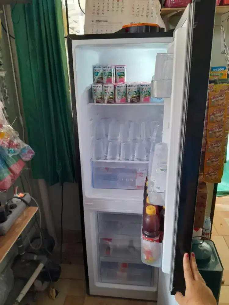 Kulkas changhong bekas seperti baru
