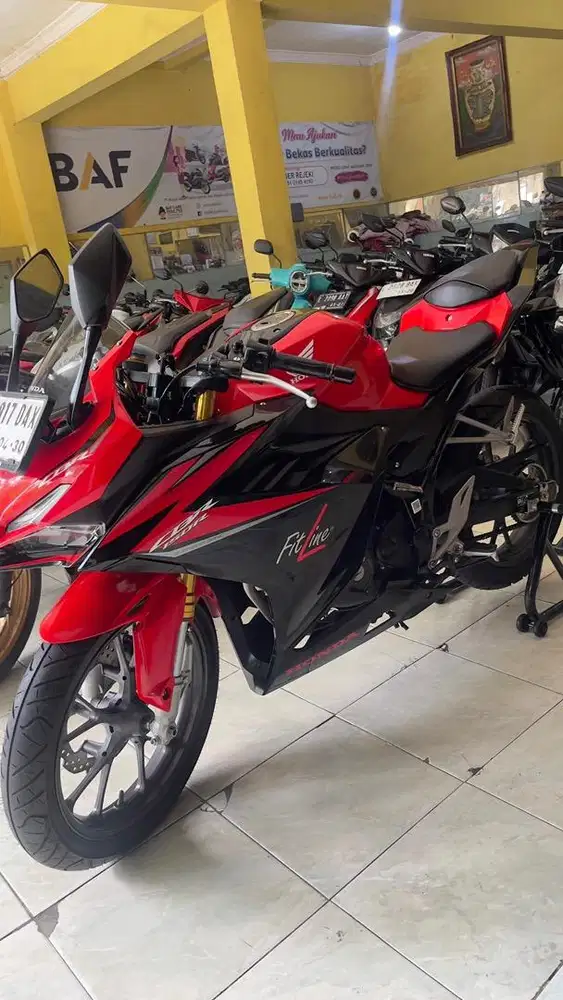 HONDA CBR 150 r th 2023