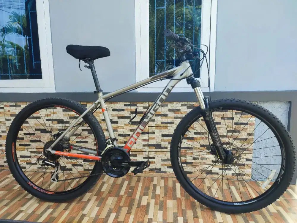 Sepeda polygon premier 4