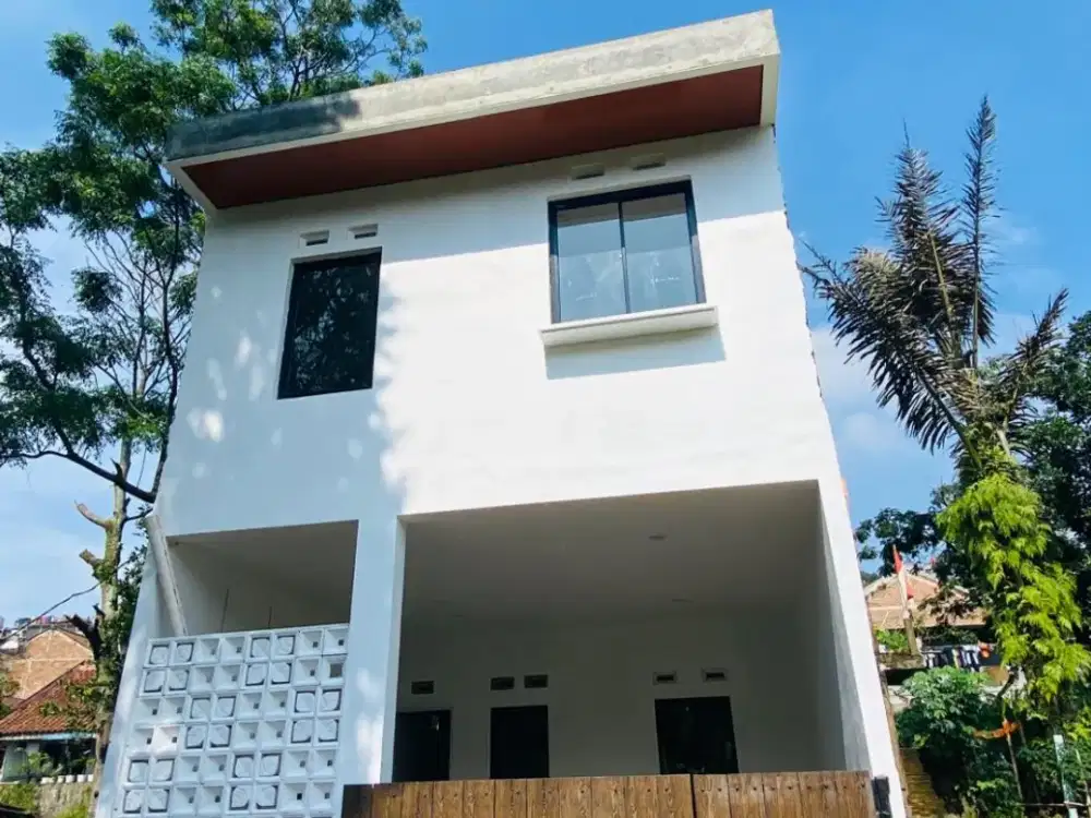 Dijual Rumah 2 Lantai Siap Huni Nyaman Terawat Lokasi di Cigadung Wetan Bandung