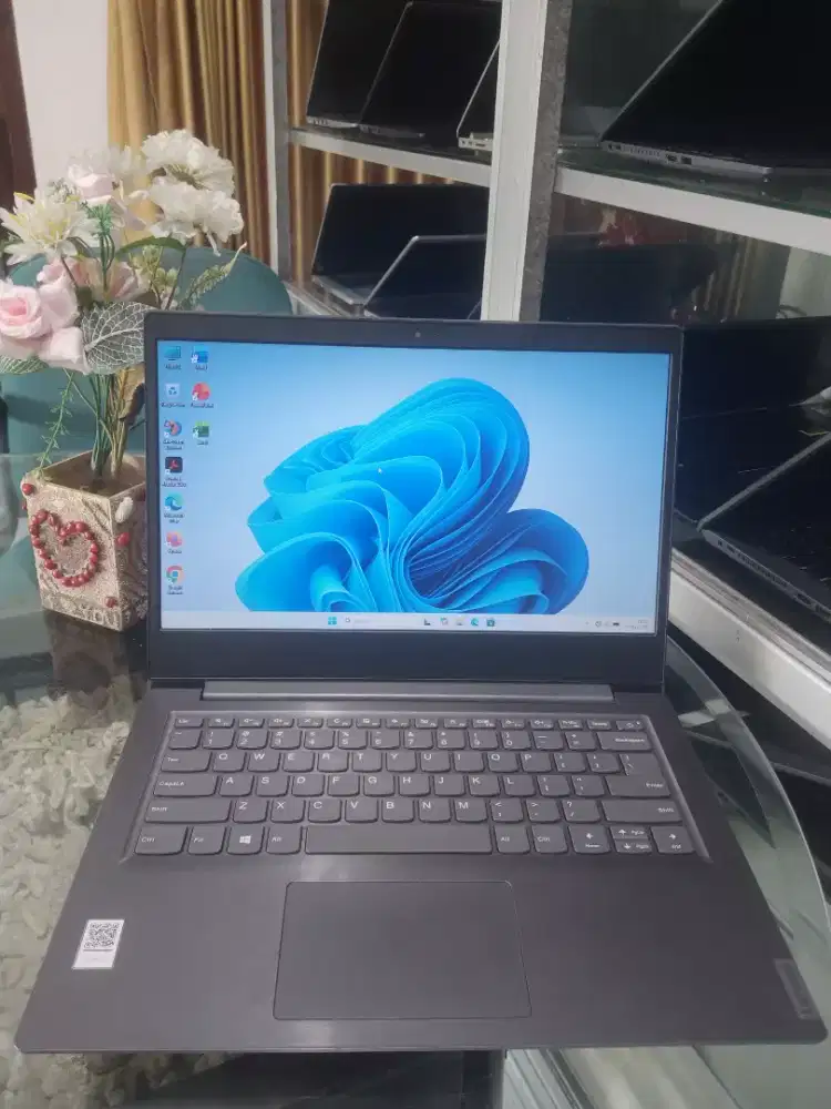 Laptop Lenovo V14 Amd 3020e Ram 8 Ssd 256