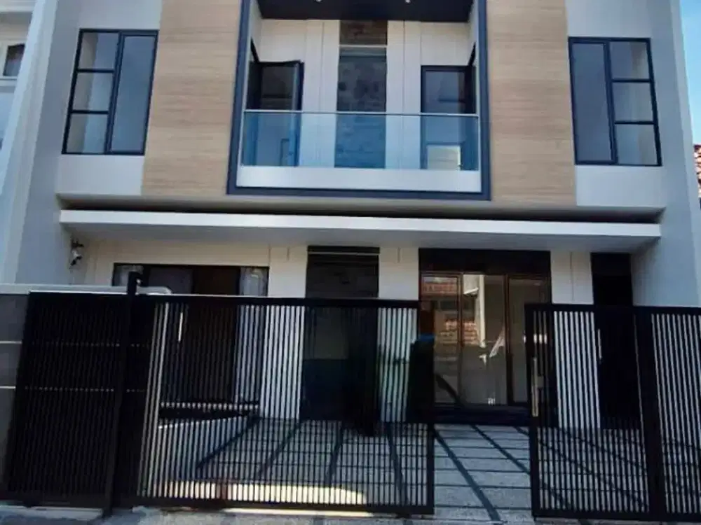 Dijual Rumah Terawat di Citraland Utama